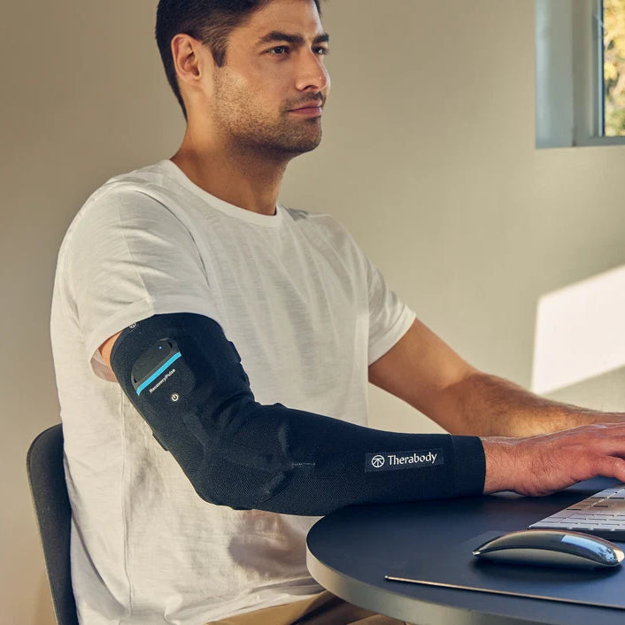RecoveryPulse Arm - Compression et vibration ciblées | Therabody
